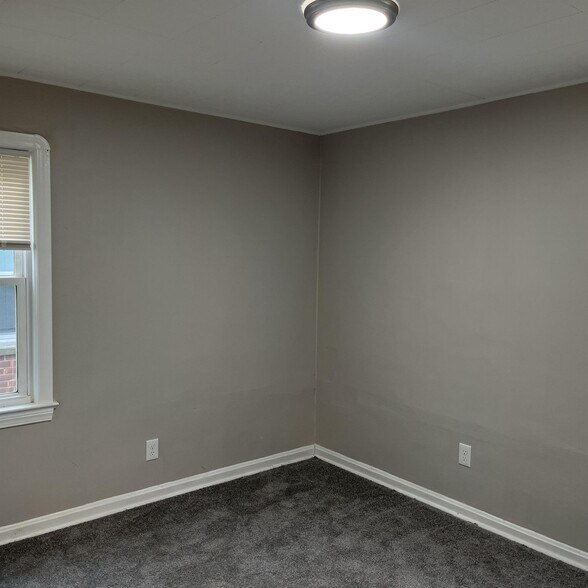 Building Photo - 25731 Forestview Ave