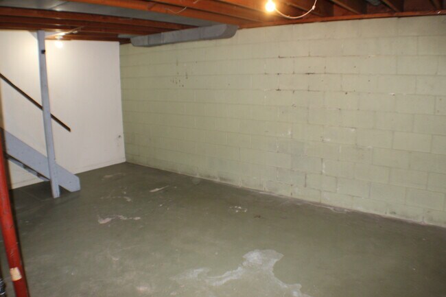 Building Photo - 2651 Western Ave