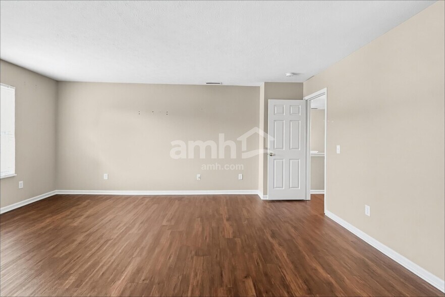 Building Photo - 6726 Aviva Way