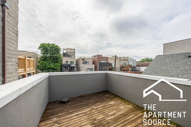 Building Photo - 1049 N Winchester Ave