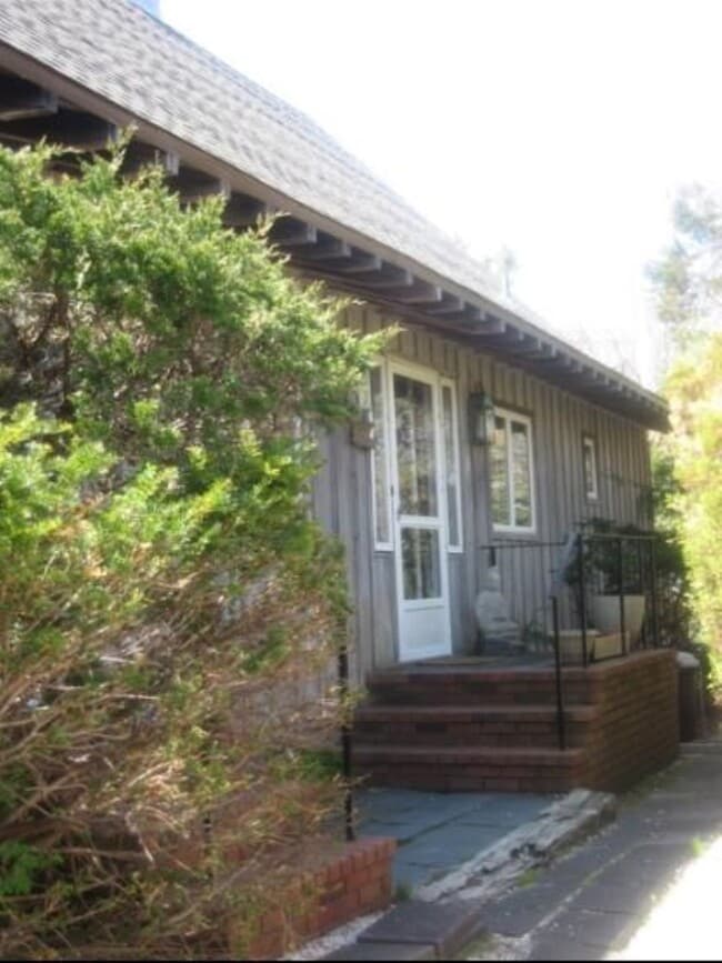 Building Photo - 32 Surf Dr