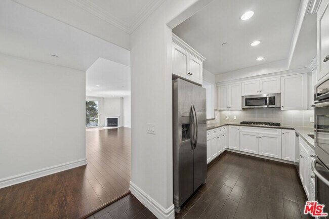 Building Photo - 1050 S Holt Ave