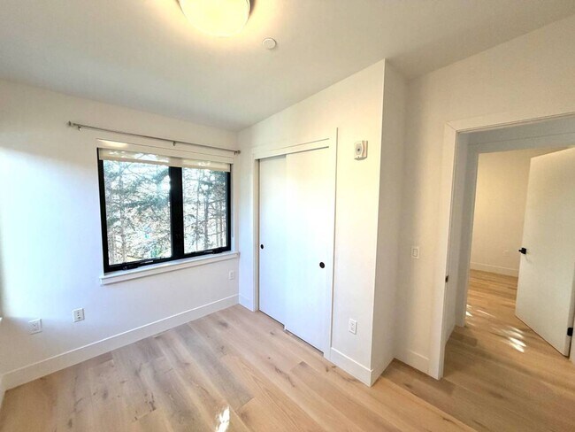 Building Photo - 2747 San Pablo Ave