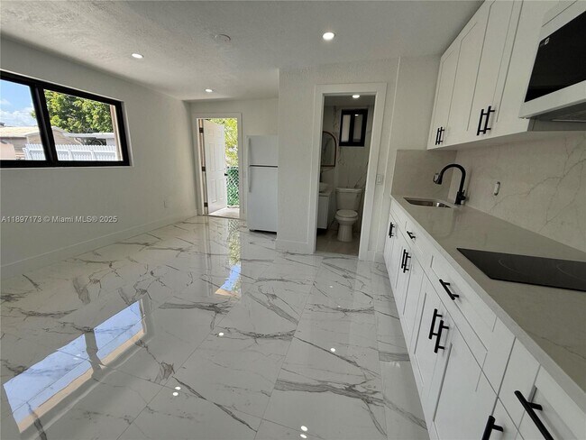 Building Photo - 9824 SW 26th Terrace