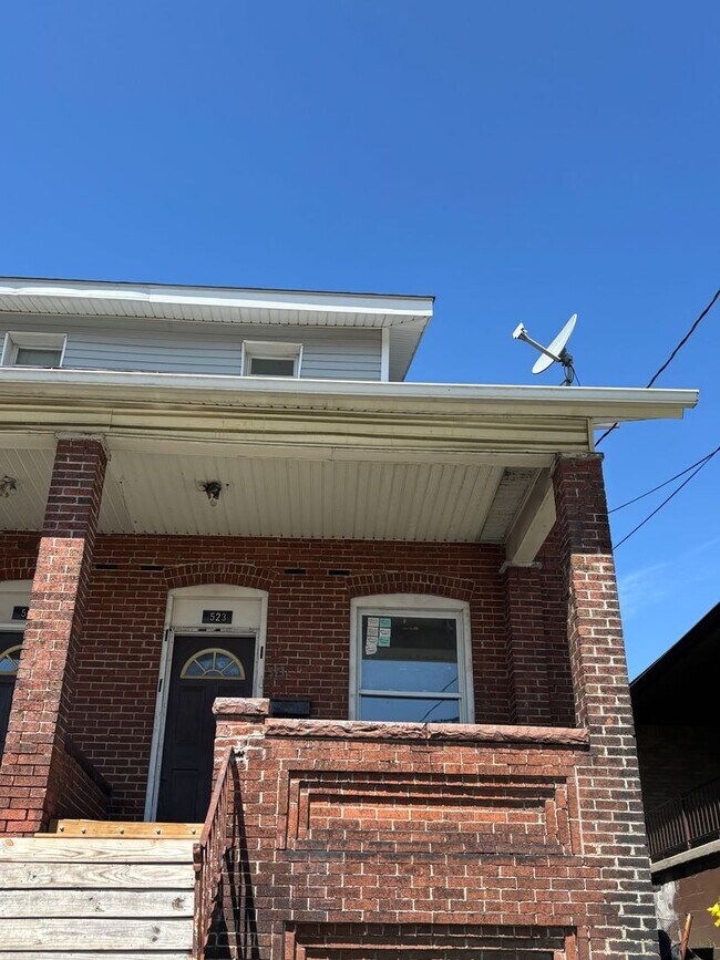 Building Photo - SELLING-521-523 Dorothy Ave