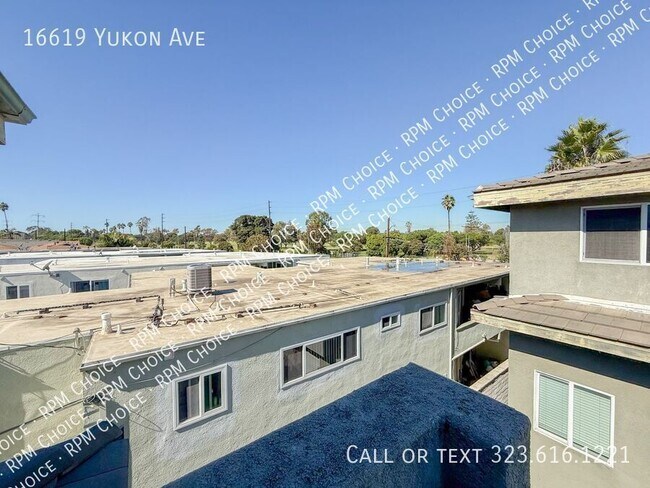 Building Photo - 16619 Yukon Ave