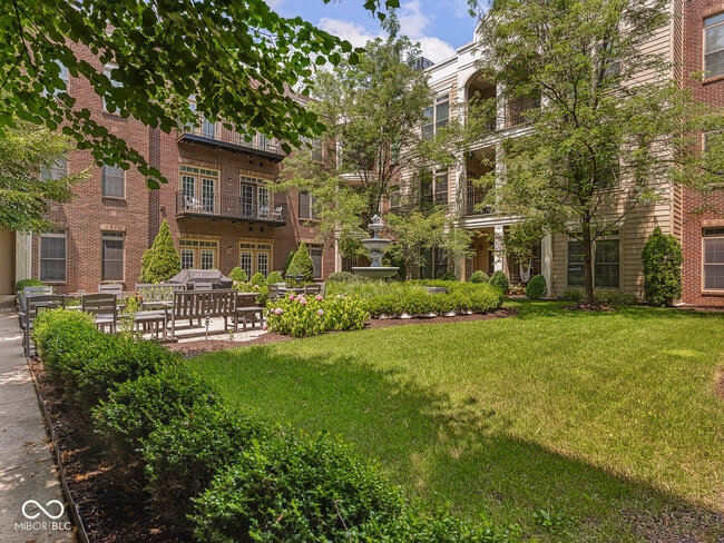 Building Photo - 450 E Ohio St