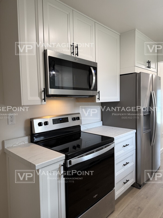 Building Photo - 1335 Dousman St