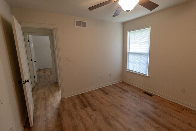 Building Photo - 4610 Dehaven Dr
