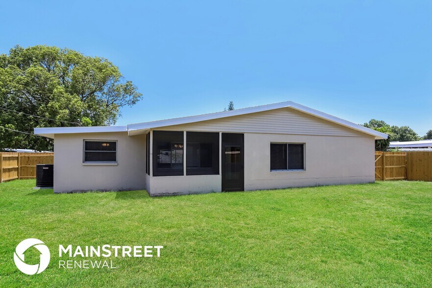 Building Photo - 8464 Hollyhock Ave