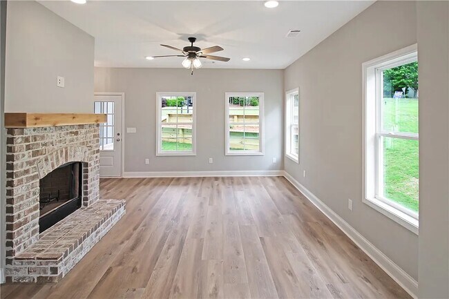 Building Photo - 373 Lightness Dr