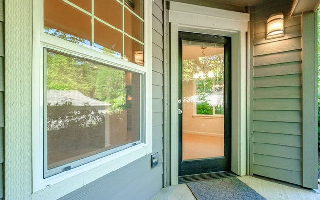 Building Photo - Luxury Living at West Oaks Condominiums