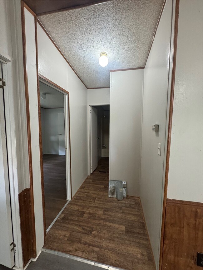 Building Photo - 15240 Paradise Cove Dr