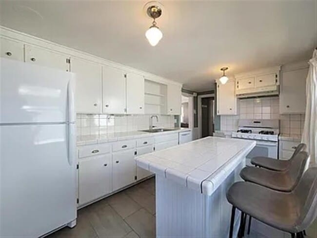 Building Photo - Kansas City sweet Homes