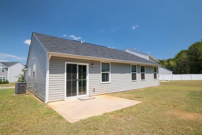 Building Photo - Upscale Home On Queens Mill Ct AVAILABLE NOW!