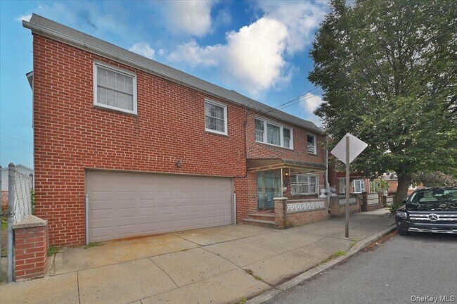 Primary Photo - 89-57 Gold Rd