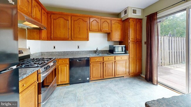 Building Photo - 5612 Gresham Ln