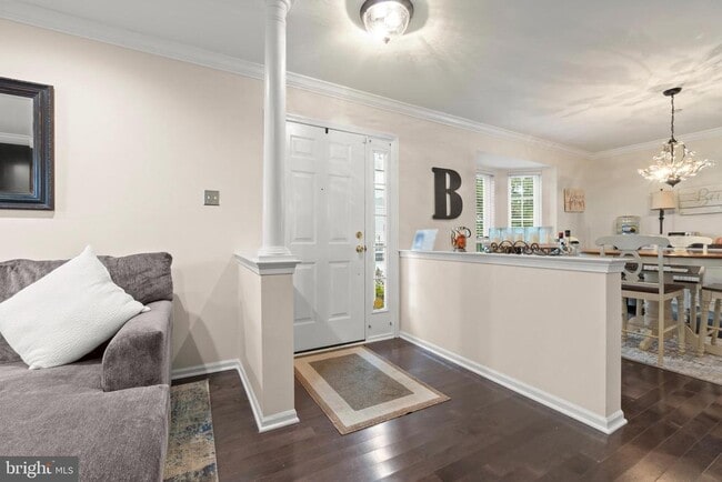 Building Photo - 221 Lookout Pl