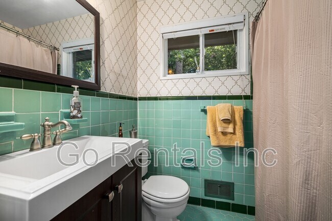 Building Photo - 1017 52nd St S