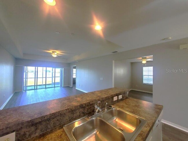 Building Photo - 1501 San Cristobal Ave