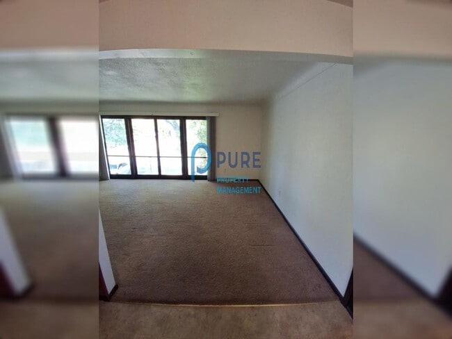 Building Photo - Beautiful Burnsville 3 Bedroom / 2 Bath Ho...