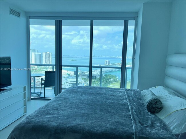 Building Photo - 888 Biscayne Blvd