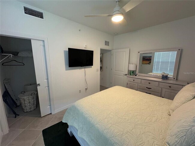 Building Photo - 12390 Wellen Golf St