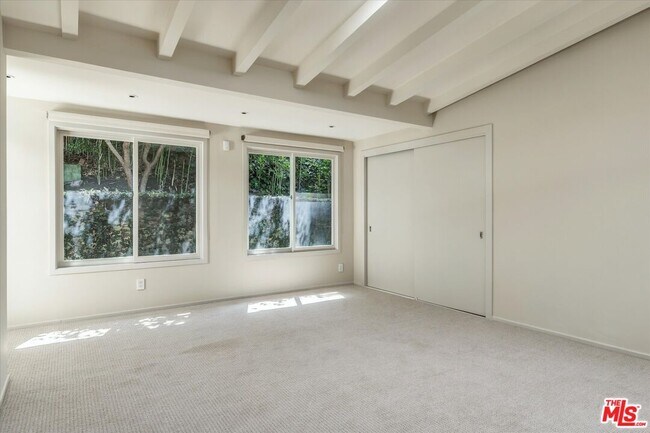 Building Photo - 2412 Canyon Oak Dr