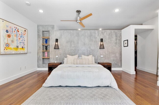 Building Photo - 547 NE 59th St