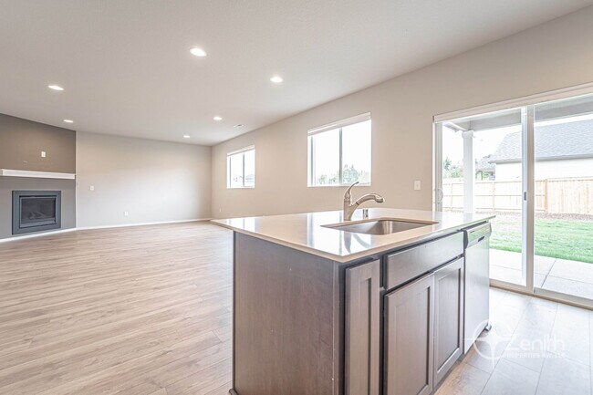 Building Photo - 2608 S White Salmon Dr