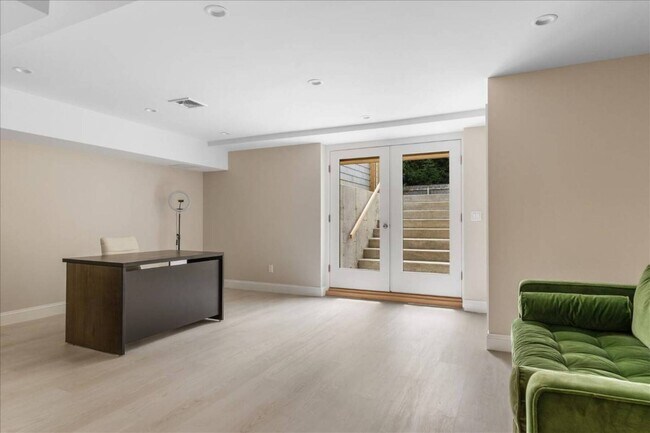 Building Photo - 40 Hidden Cove Ct