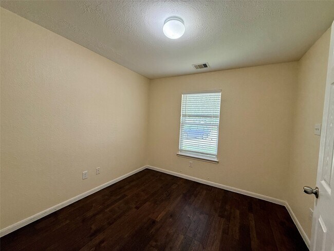 Building Photo - 15906 Arapaho Bend Ln