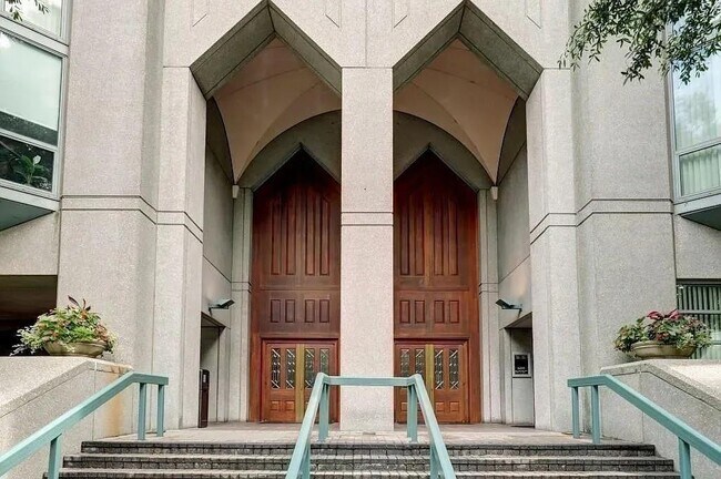 Building Photo - 2870 Pharr Ct S Northwest