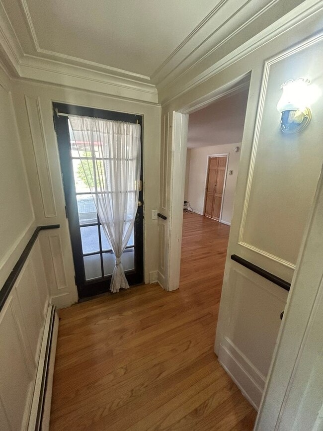 Building Photo - FOUR BEDROOM AVAILABLE - JUNE 1st, 2026