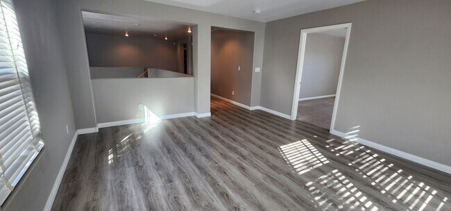 Building Photo - Lone Mountain Heights Luxury Living! 1st-m...