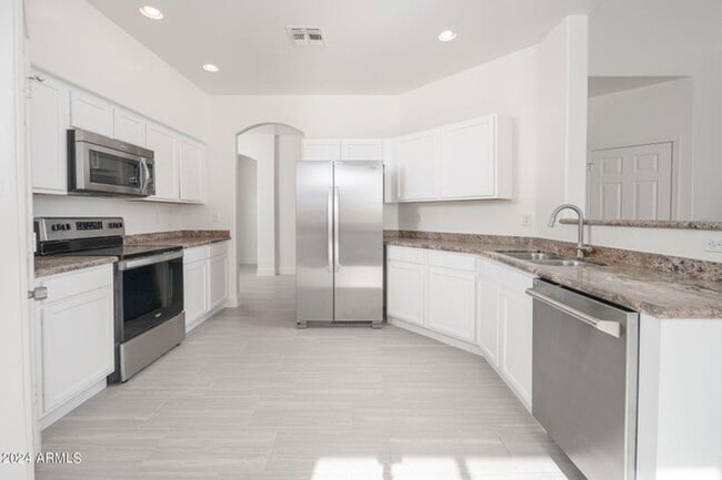 Building Photo - 26515 N 67th Dr