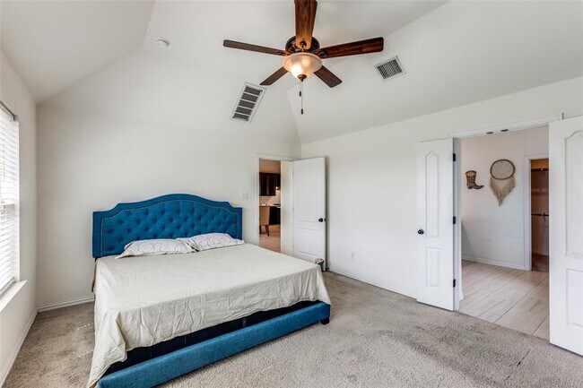 Building Photo - 874 Spinnaker Loop