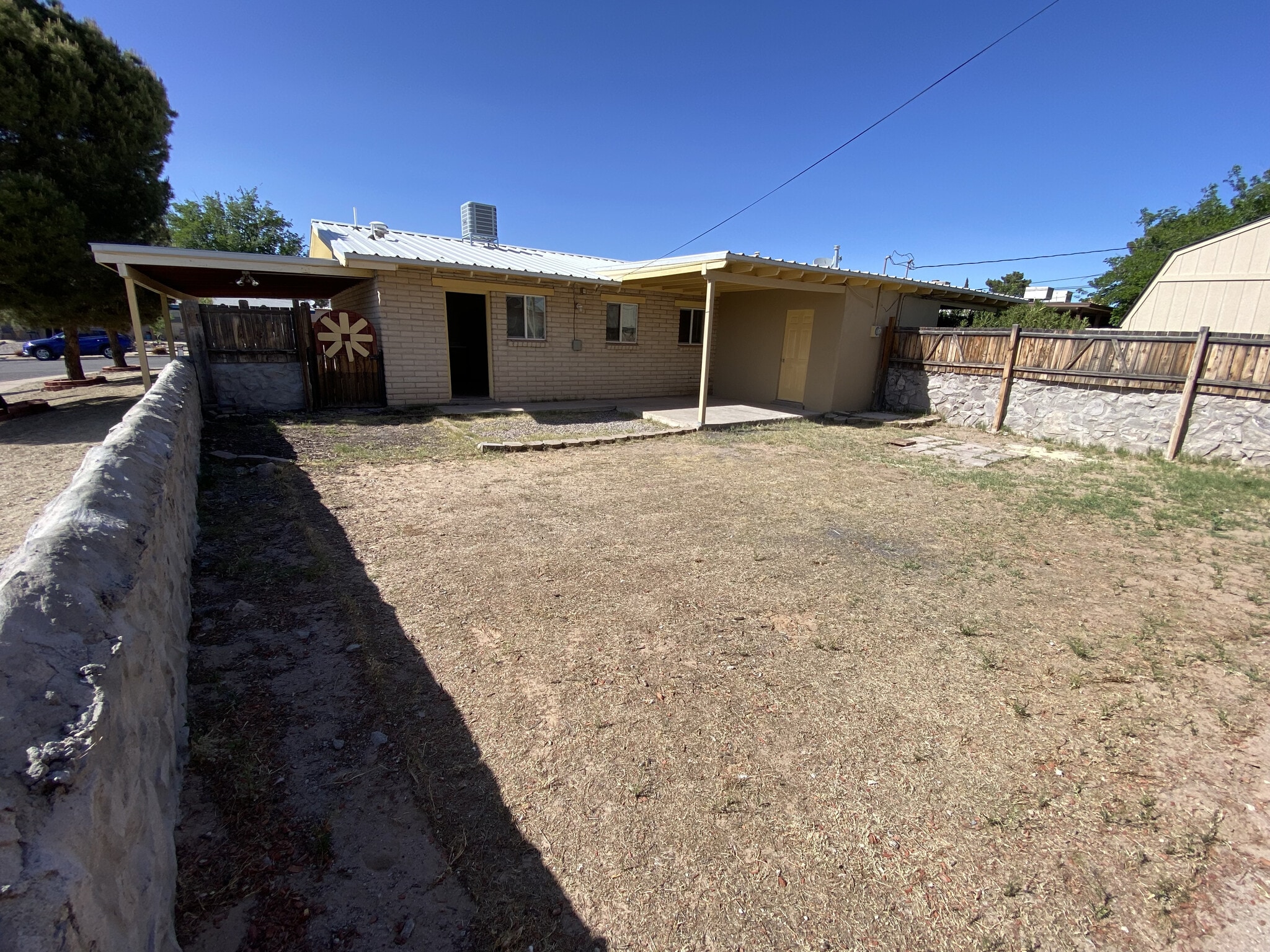 Backyard - 1000 Glendale Dr