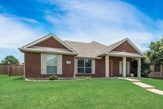 Building Photo - 105 Shadybrook Dr