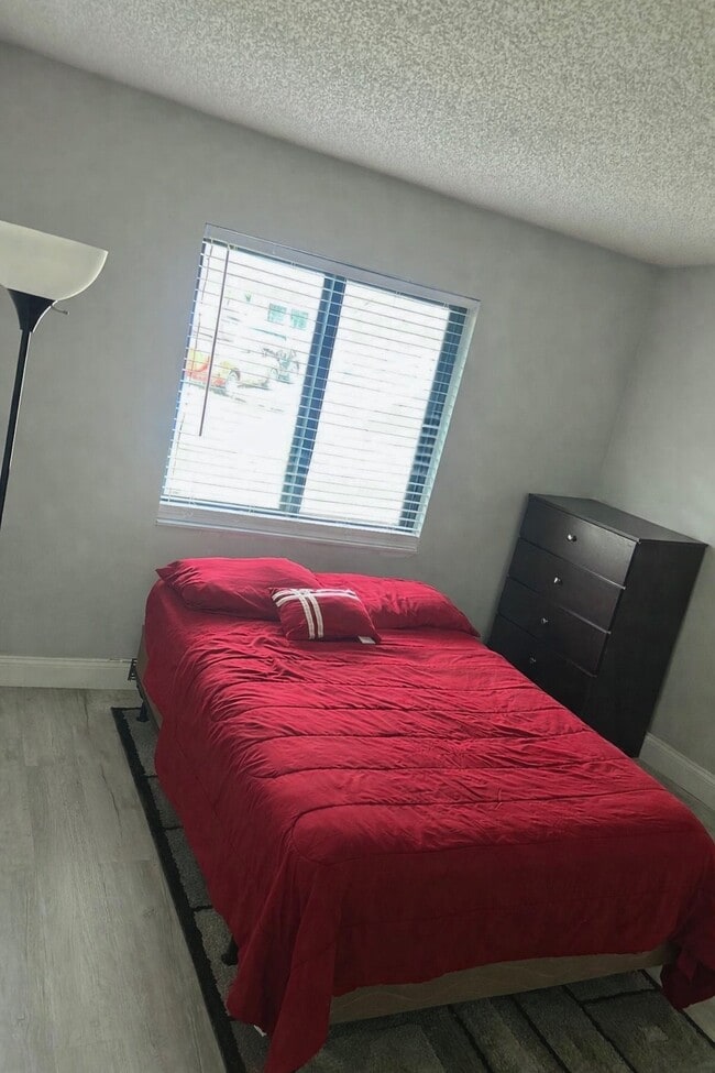 Building Photo - 7344 Palmdale Dr