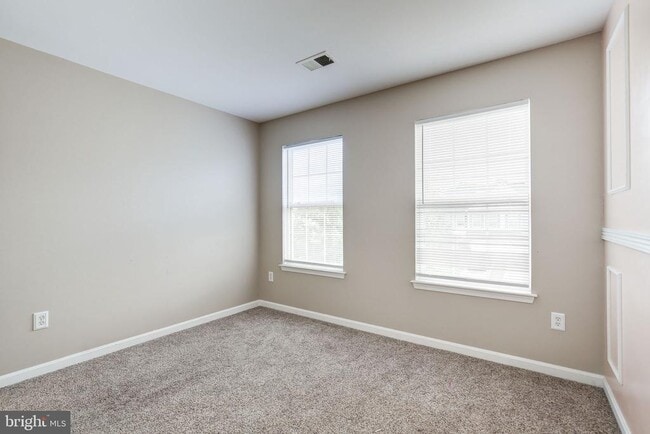 Building Photo - 151 Brynwood St