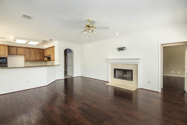 Building Photo - 6219 Surfside Ln