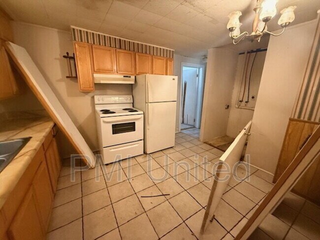 Building Photo - 505 N Broughton St