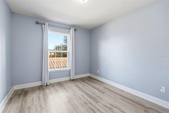 Building Photo - 12061 Breda Ln