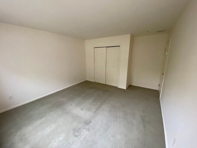 Bedroom 2-View 2 - 402 Green Mountain Rd