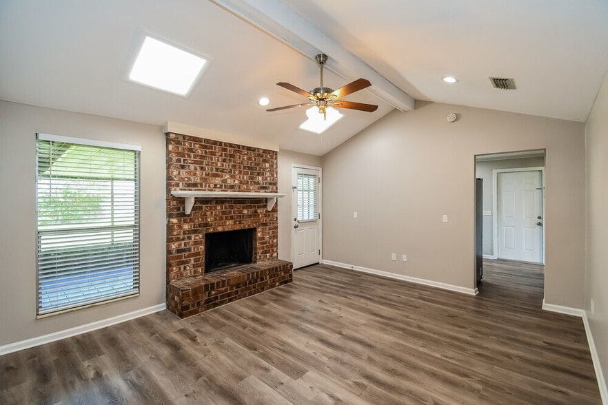 Building Photo - 2621 Grafton Dr