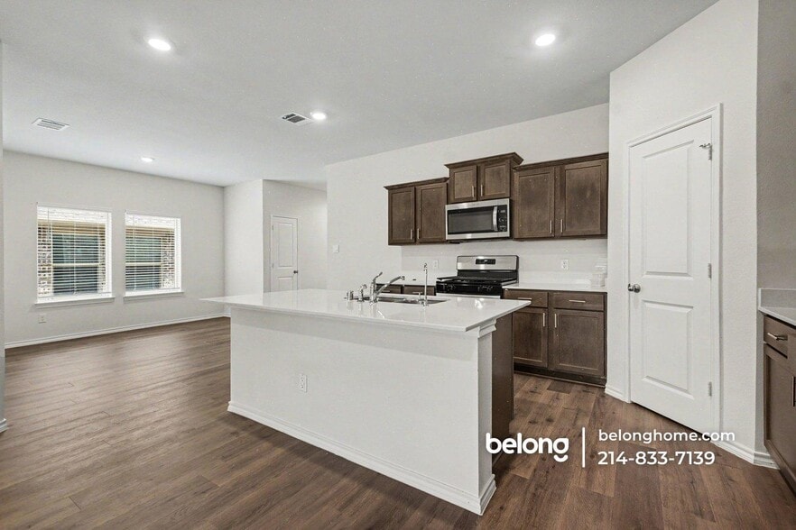 Building Photo - 1109 Sunflower Ln