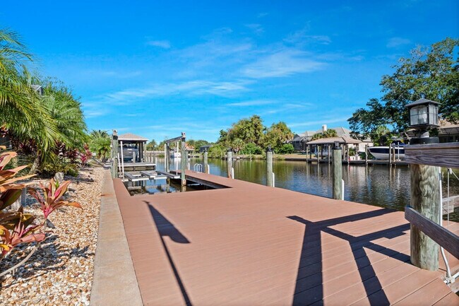 Building Photo - 13 Cleveland Ct