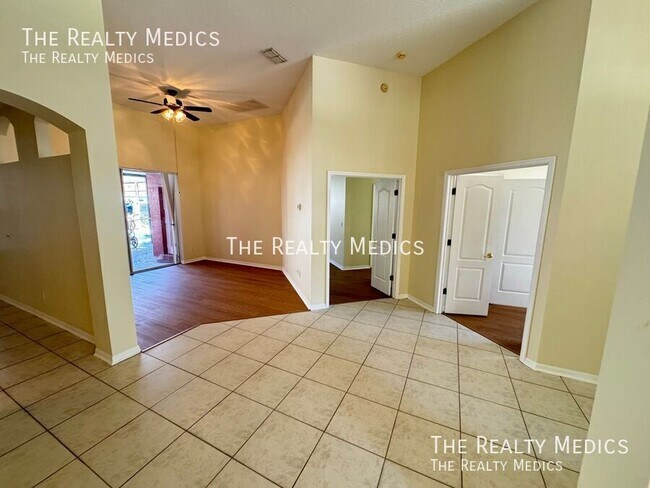 Building Photo - 7823 Fernleaf Dr