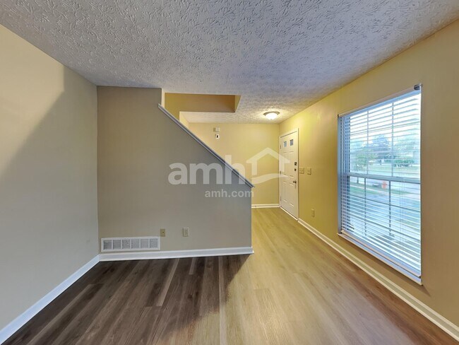 Building Photo - 7366 Murrayfield Dr